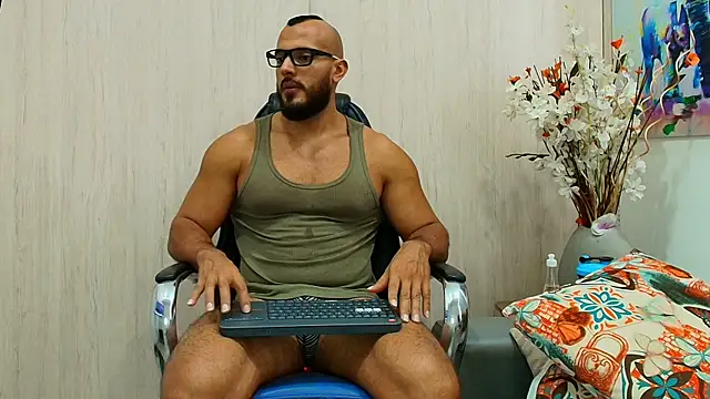 karymmusclet777 online show from July 3, 6:01 pm