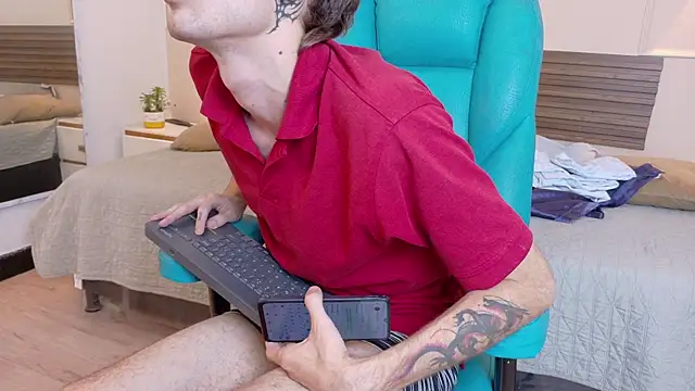 Max saenz online show from August 6, 3:34 am