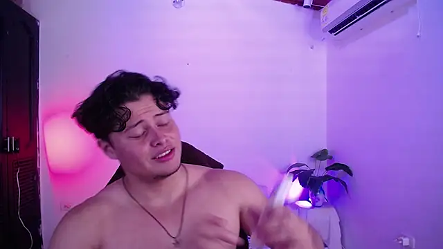 fucking bear  online show from August 6, 1:06 pm