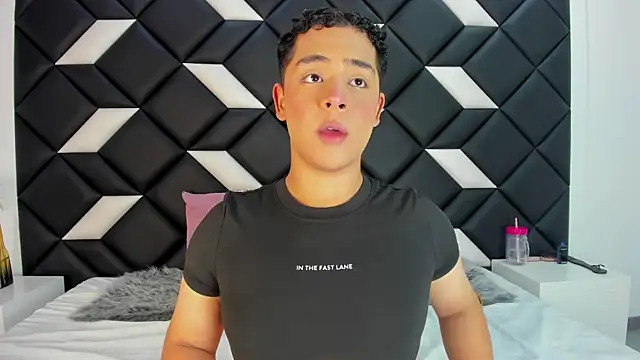 darian lafortezaa online show from July 27, 7:21 pm