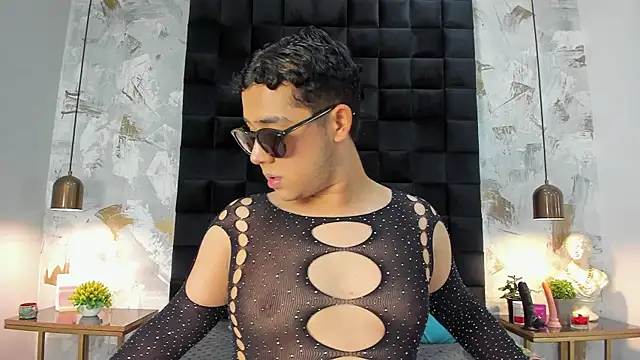 darian lafortezaa online show from July 24, 7:43 pm