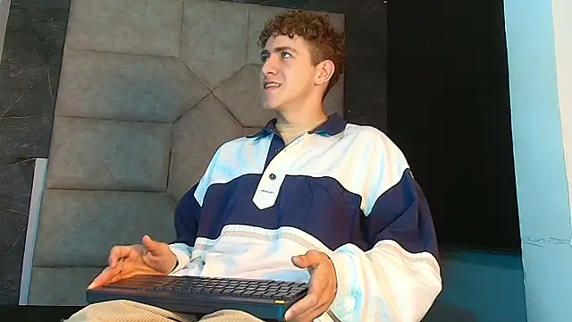 Tyler Mcrey online show from July 10, 1:36 pm