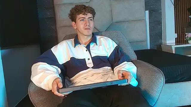 Tyler Mcrey online show from July 15, 1:18 pm