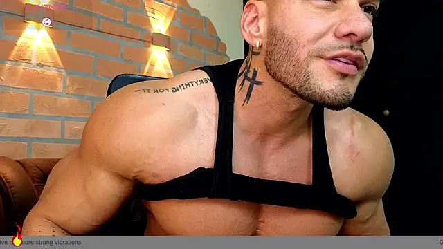 zac levis  online show from July 30, 9:47 pm