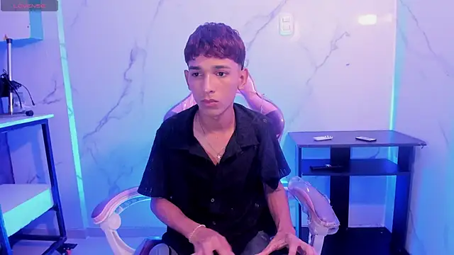 Joseph18  online show from July 3, 4:40 am