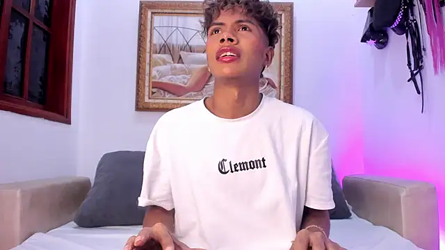 Cuteboyhenrik os online show from July 20, 1:02 pm