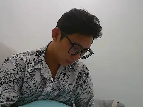 inkerez1 online show from July 20, 10:32 am