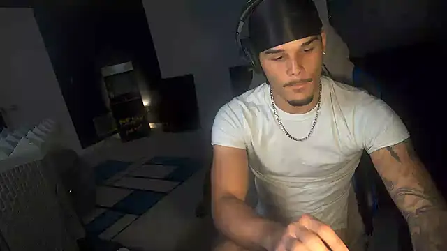 Kylewhitedgs online show from July 5, 3:52 pm