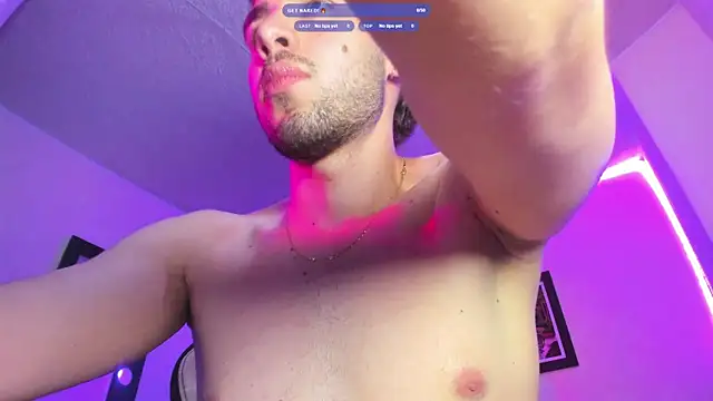 YourGirlfriendsFavorite online show from July 15, 1:23 am