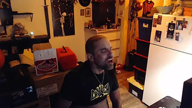 Daddy Werewolf online show from July 4, 9:45 am