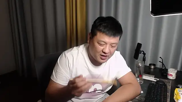 zhang1118 online show from July 26, 1:52 pm