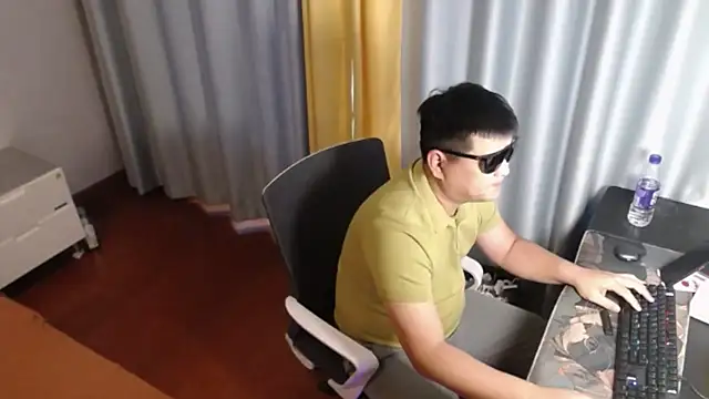 zhang1118 online show from July 31, 8:36 am