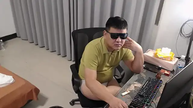 zhang1118 online show from August 9, 3:23 am