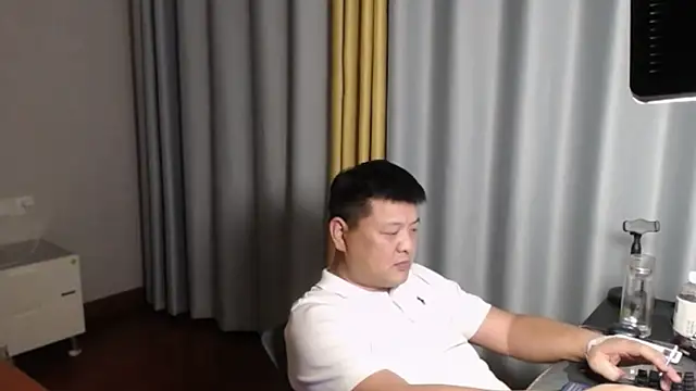 zhang1118 online show from July 27, 4:58 pm