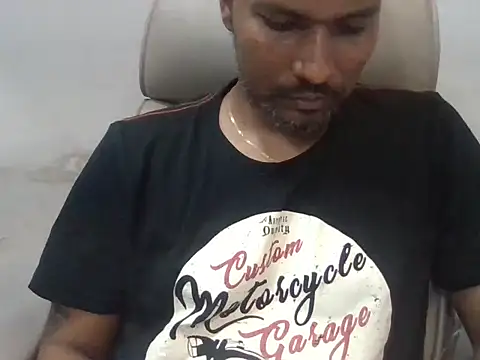 Aloneisbest online show from July 19, 1:06 pm