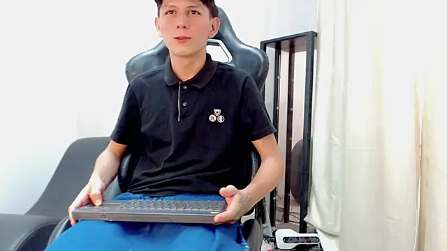 Hot athletes  online show from July 11, 8:22 pm