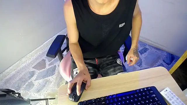 Hot athletes  online show from July 7, 7:28 pm