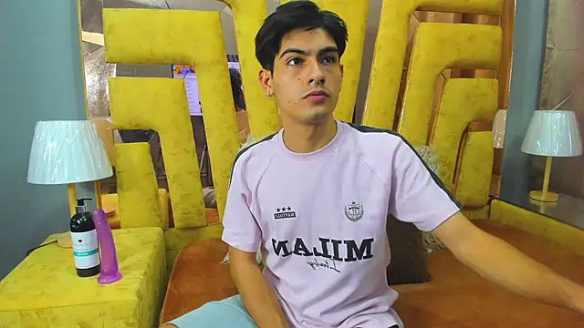 TaylerCruz online show from July 11, 9:50 pm