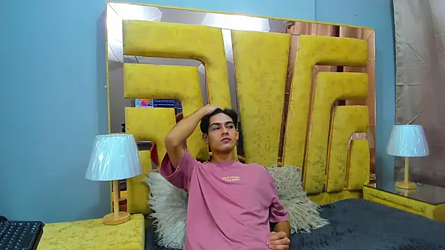 TaylerCruz online show from July 15, 12:45 pm