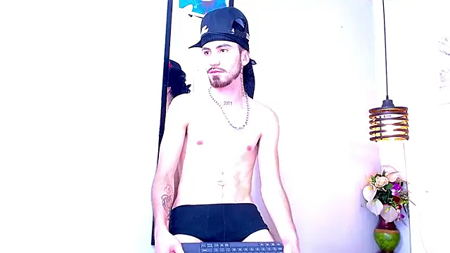Lucas Knight online show from July 23, 4:48 pm