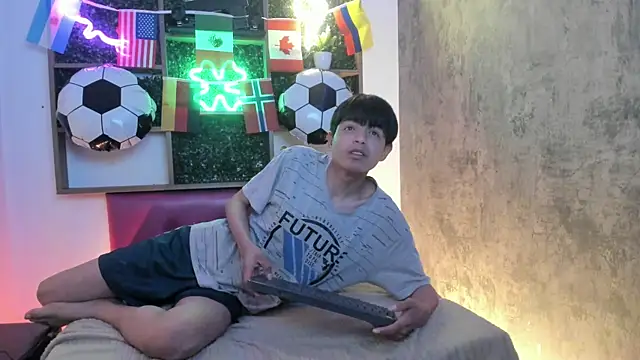 Alex it0  online show from July 7, 1:15 pm