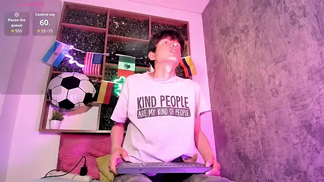 Alex it0  online show from July 16, 8:05 pm