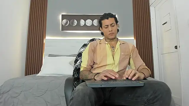Damian romanoff  online show from July 10, 1:03 pm