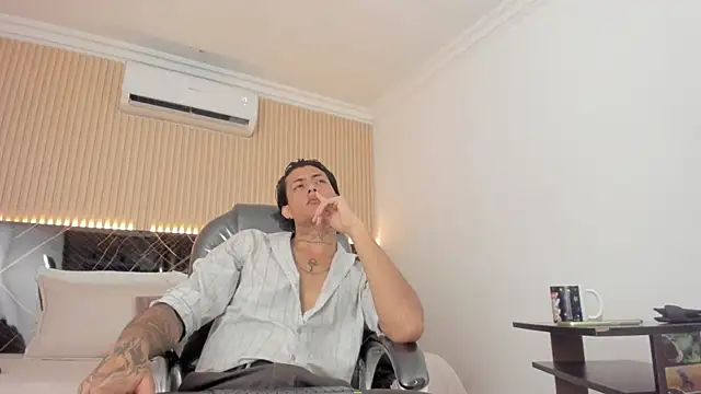 Damian romanoff  online show from July 23, 2:03 pm