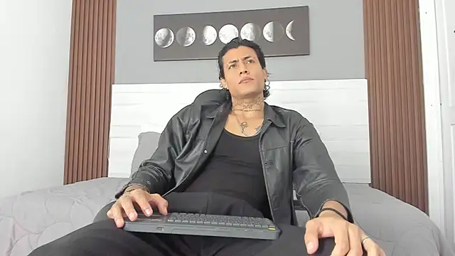 Damian romanoff  online show from July 6, 12:24 pm