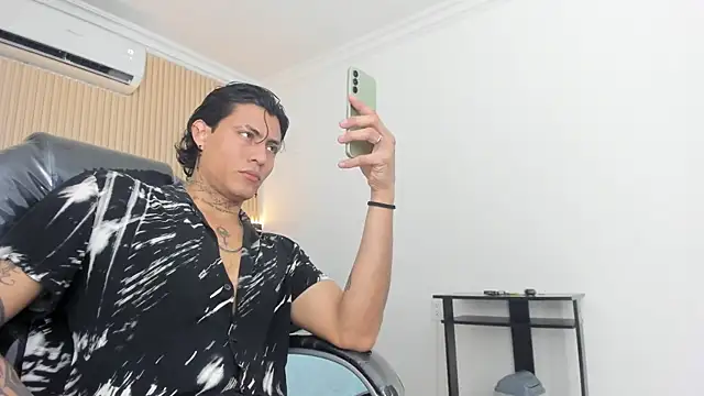 Damian romanoff  online show from July 22, 1:36 pm