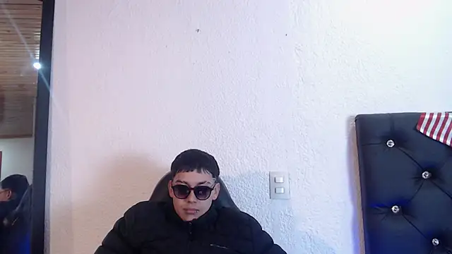 Maximo Lux online show from July 17, 2:02 pm