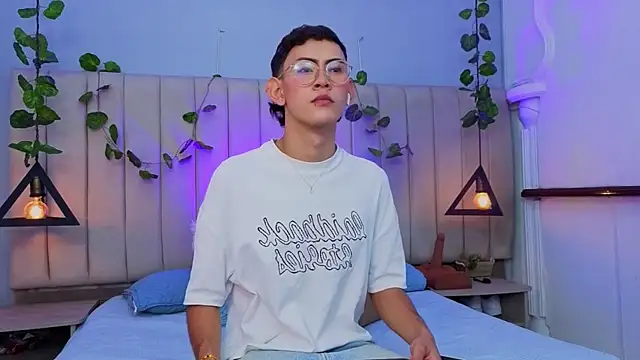 velvetkai online show from July 10, 5:16 pm