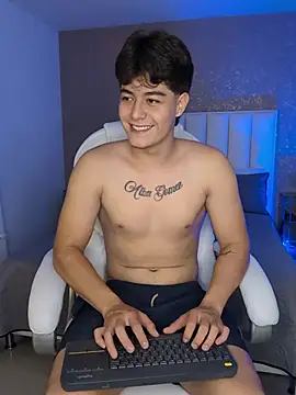 MaxCruz  online show from July 11, 8:00 pm