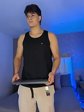 MaxCruz  online show from July 10, 7:59 pm