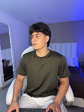 MaxCruz  online show from July 27, 8:38 pm