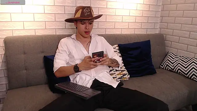 rio miller  online show from July 15, 8:04 pm