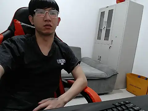 ningmeng1119 online show from July 18, 8:25 pm