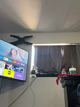 Johnvalderaz1989 online show from July 9, 6:22 pm