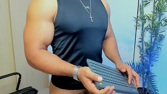 Connor Jackson1 online show from July 18, 3:13 am