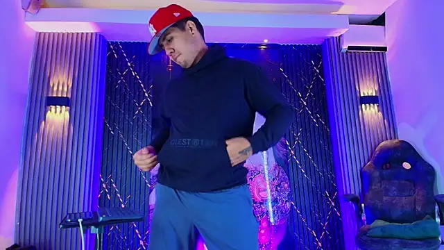 Iam Josue- online show from July 19, 6:14 pm