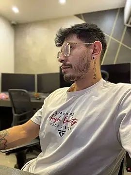 andrewlopezz online show from July 20, 8:43 pm