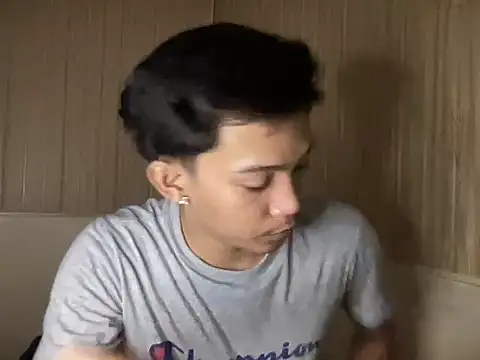 YourcumBoy77 online show from July 22, 1:25 pm