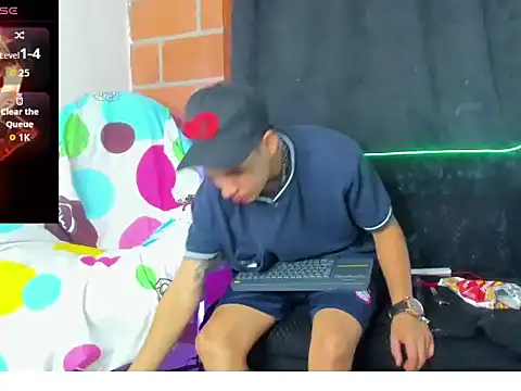 Liam  jacob online show from July 6, 9:48 pm