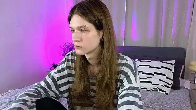 l1l2th online show from July 15, 2:46 pm