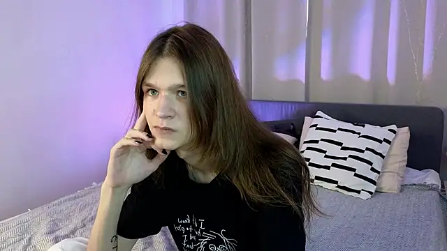 l1l2th online show from July 17, 2:24 pm