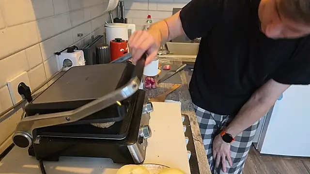 Einar Nut online show from July 9, 5:06 pm