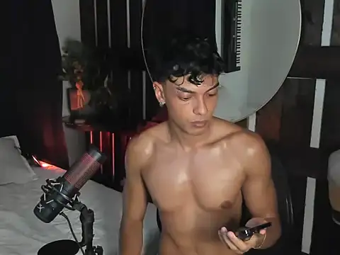 Alex Laurent online show from August 8, 1:01 am