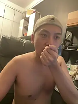 yichen008 online show from July 9, 8:01 pm
