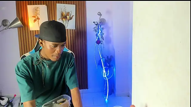 Ikaro blue online show from July 15, 11:33 pm