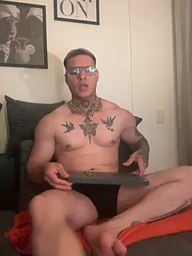 LuciusValmont online show from July 19, 2:50 am